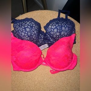 2 Victoria secret bras 
Lightly lined
Excellent condition 
34C